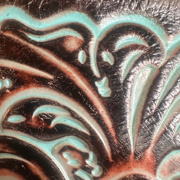 Patricia Nash tooled Leather wristlet/pouch - Picture 3 of 7